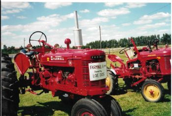 Farmall_H_LoveBros.jpg